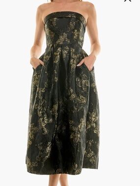 Socialite Metallic Strapless Gown